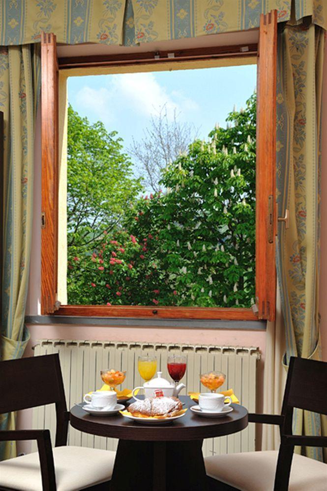 Hotel La Meridiana Урбино Екстериор снимка