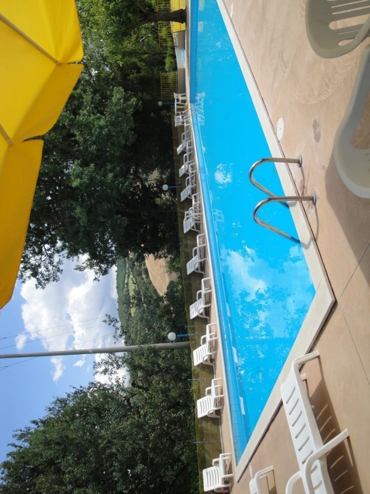Hotel La Meridiana Урбино Екстериор снимка