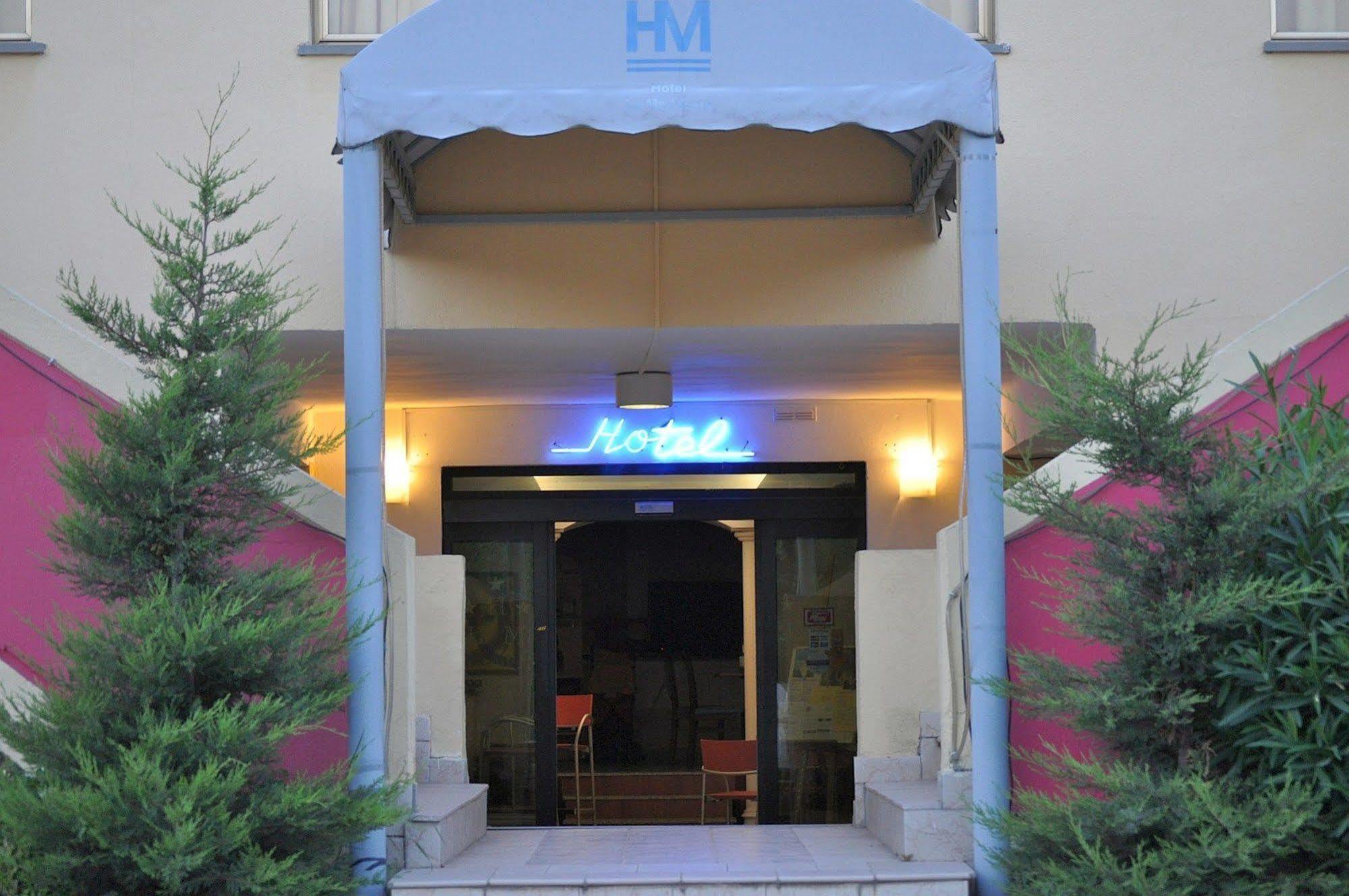 Hotel La Meridiana Урбино Екстериор снимка